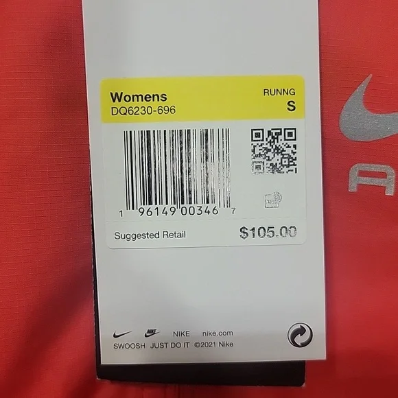 NWT Nike Jacket in Small - Picture 2 of 9